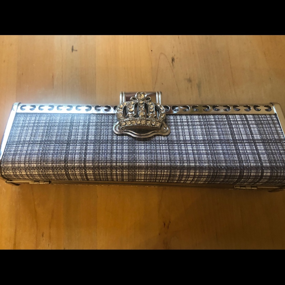 Clutch purse